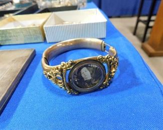 Antique keepsake bracelet