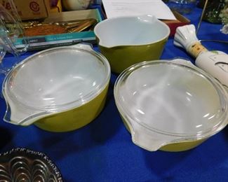 Pyrex bowls