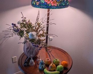 Tiffany 'style lamp' And table