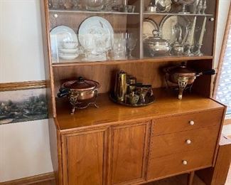 DREXEL DECLARATION by Kipp Stewart MCM Hutch / China Cabinet