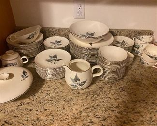 COmplete set with serving pieces 