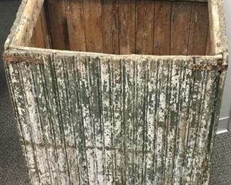 SHABBY / CHIPPY BEAD BOARD GRAIN BOX 