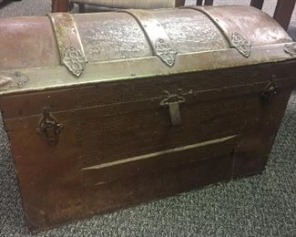 ANTIQUE CAMEL BACK TRUNK