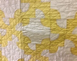 ANTIQUE DRUNKARD'S PATH QUILT 