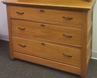 OAK THREE DRAWER CHEST