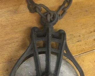 ANTIQUE LARGE WOOD AND IRON PULLEY