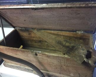 CARPENTERS  TOOL BOX 