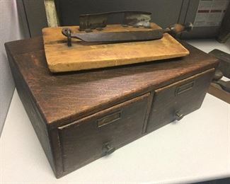 ANTIQUE TOBACCO CUTTER