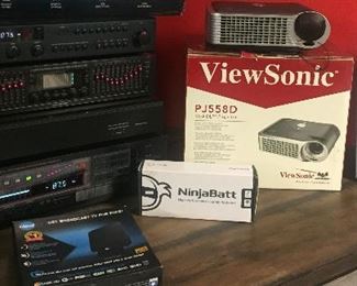 ASSORTMENT OF ELECTRONIC COMPONENTS