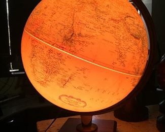 VINTAGE REPLOGLE WORLD GLOBE 1970'S  LIGHTED GLOBE