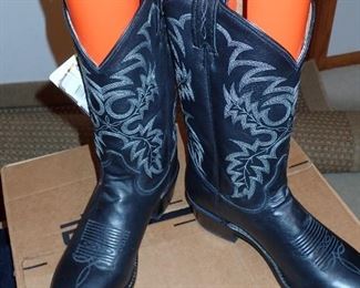 COW BOY BOOTS
