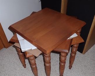 WOOD SET OF 3 STACKING TABLES