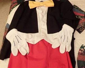 MICKEY MOUSE COSTUME / VERY REAL LOOKING