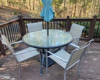 Patio/deck set (table, umbrella, 4 chairs)