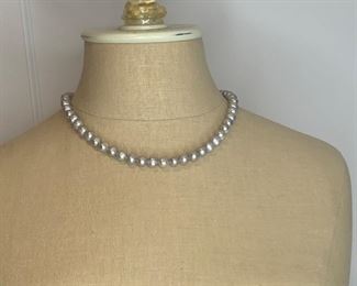 #8 18" gray fresh water pearl necklace $10