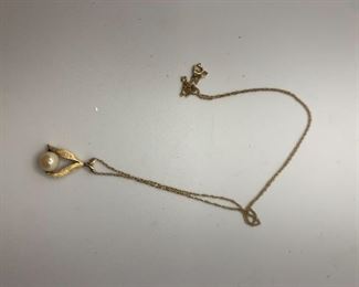 Item #79  14K 18" chain with pearl pendant $47