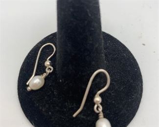 Item #85  Fresh Water Pearl Earrings $6