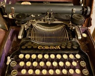 Rare Corona 1913 #3 Folding Typewriter in mint condition with original graphics