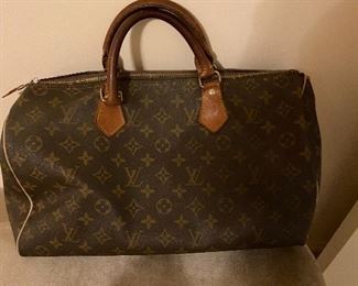 Louis Vuitton bag $100