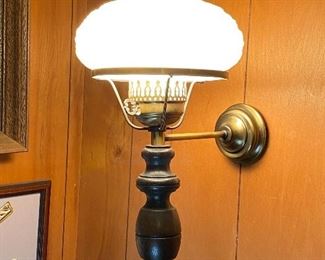 Wall sconce