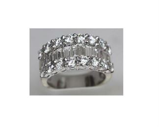 18K White Gold 3.25 Carats Diamond Ring
