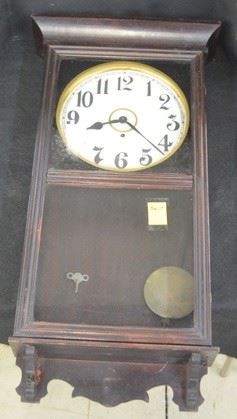 5617 - Wall Clock with Key + Pendulum