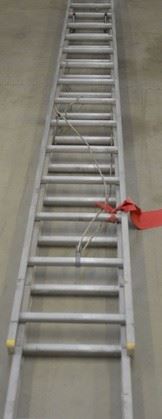4801 - 32' Aluminum Ladder