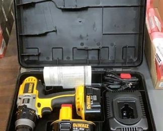 Located in: Carson City, NV
MFG DeWalt
Power (V-A-W-P) 14.4V
Cordless 1/2" Drill
(2) Batteries
(1) Battery Charger
**Sold as is Where is**
Tested Works