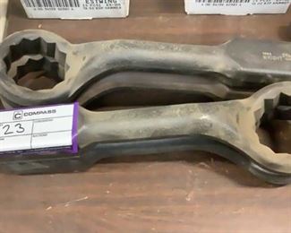 4 Image(s)
Located in: Carson City, NV
MFG Wright
2-9/16" Box End Wrenches
**Sold as is Where is**