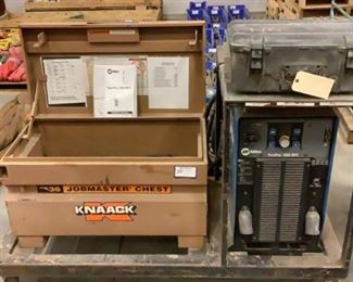 Located in: Carson City, NV
MFG Miller
Model PipePro 450 RFC
Welder Mounted Cart With Accessories
Lot Includes -
(1) Miller PipePro 12RC Suitcase Wire Feeder 40V
(1) Knaack 36 Tool chest of Assorted MIG Torches
Cart Size - 64"W x 30"D x 43"H
**Sold as is Where is**
Tested Works