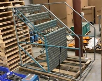 Located in: Carson City, NV
MFG Cotterman
2 Person Rolling Staircase
Size (WDH) 38"W x 60-1/2"D x 71"H
40" Tall Platform
800 lb Max Cap
**Sold as is Where is**