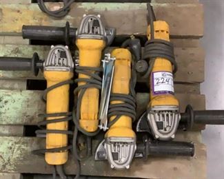 Located in: Carson City, NV
MFG DeWalt
Power (V-A-W-P) 120 Volts
4-1/2" Angle Grinders
**Sold as is Where is**
Tested Works