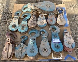 Located in: Carson City, NV
Assorted Snatch Blocks and Parts
MFR - McKissick
8 Ton to 10 Ton
**Sold as is Where is**