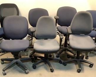 Located in: Chattanooga, TN
Office Chairs
MFR's: Hon, Allsteel, Bodybilt
Seat Width: 18", 20"
**Sold as is Where is**

SKU: T-FLOOR