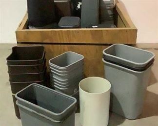 Located in: Chattanooga, TN
Assorted Trash Bins
Sizes Range From:
11"W x 8"D x 12"H
15-1/2"W x 11"D x 20"H
**Wooden Crate Not Included**
**Sold As Is Where Is**