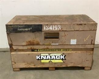 Located in: Chattanooga, TN
MFG Knaack
Tool Chest And Contents
Size (WDH) 60"W x 30"D x 38"H
**Sold As Is Where Is**