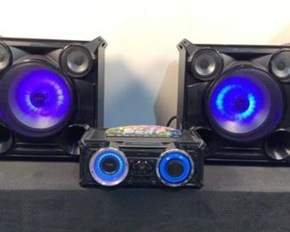 Located in: Chattanooga, TN
MFG Samsung
Model Giga Squad
Power (V-A-W-P) 110-120V, 50/60Hz, 137W
Audio System & Speakers
(1) Audio System- M/N MX-FS8000
(2) Speakers- M/N PS-8000
(1) 12" Speaker
**Sold as is Where is**

SKU: I-8-D
Tested-Works