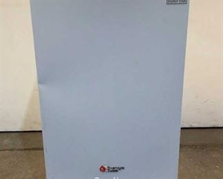 Located in: Chattanooga, TN
Condition "Unused, Scratch & Dent"
MFG Triangle Tube
Model PA110
Ser# PB2155981
Power (V-A-W-P) 120v, 60Hz
Prestige Solo
Size (WDH) 19-3/4W x 17-1/4D x 36-1/2H
Direct Vent Boiler
*Sold As Is Where Is*
Unable to Test