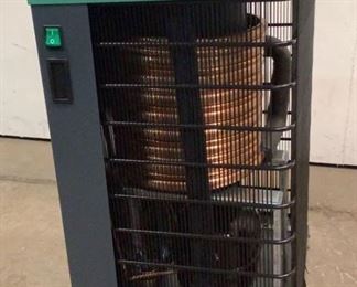 Located in: Chattanooga, TN
Condition "Unused, Scratch & Dent"
MFG Speedaire
Model 3YA52A
Ser# 19G1153YA520898
Power (V-A-W-P) 10Hp
Refrigerated Compressed Air Dryer
Size (WDH) 14-1/2"Wx15-1/2"Dx22-3/4"H
*Sold As Is Where Is*
Unalbe to Test