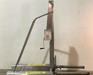 Located in: Chattanooga, TN
70 Kg Stainless Steel Reel
Size (WDH) 26-1/2"W x 71"D x 74-3/4"H
Rolling Handle Lifter With Double Mandrel
**Sold As Is Where Is**
Tested Works