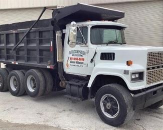 VIN 1FDZU90T8SVA61656 Year: 1995 Make: Ford Model: LT9000 Trim Level: Tri Axle Dump Truck Engine Type: 10.5L L6 Diesel Transmission: Eaton 8 Speed Manual Miles: 381,637 Color: White Driveline: 4x2 Located In: Chattanooga, TN Operational Status: Runs and Operates **Key Ignition is Broke But Still Starts Truck** **Tarp Works But Arms Are Locked** Manual Windows  Manual locks Air Ride Seats Dump Bed Spec- MFR - **Tag NOT Legible** Model - 16 FT.17-19 YD.DUMP Serial - 0B9942042 Bed Size - 16’L x 8’W Automatic Tarp Pintle Hitch
