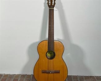 "KENT" NYLON STRING GUITAR | l. 39 in. 