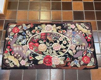 HOOKED RUG | 60 x 32 in. 