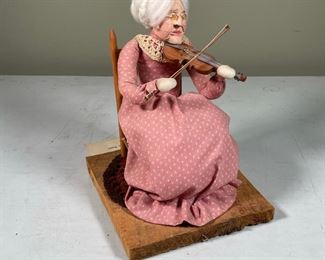 APPALACHIAN FOLKS DOLL FIGURE | Michael Fox, North Carolina, old lady playing the violin, with tag "Appalachian Folks by The Foxes"; h. 10-1/2 in.