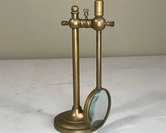 DESK MAGNIFIER | h. 8-1/2 in.
