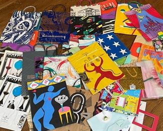 COLLECTION SOUVENIR SHOPPING BAGS