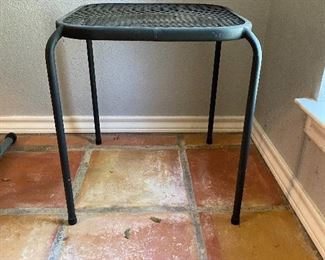 Wire Mesh Top Patio Accent Table 
