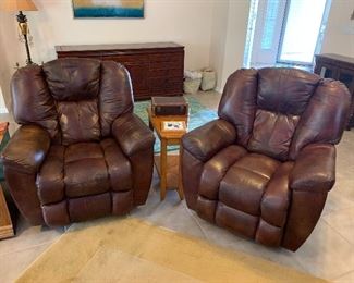 $200( EACH ) ~ OBO LA ~Z BOY LEATHER ROCKING RECLINER ~ THEY DO SHOW WEAR ( TWO AVAILABLE )