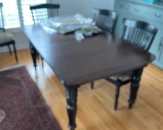 NICHOLS AND STONE DINING SET WITH 2 ARM AND 4 SIDE CHAIRS