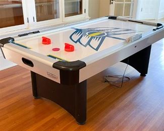 LOT #115 - $580 - Electronic Brunswick Contender V-Force Air Hockey Game (approx. 84" L x 42" W x 30" H)